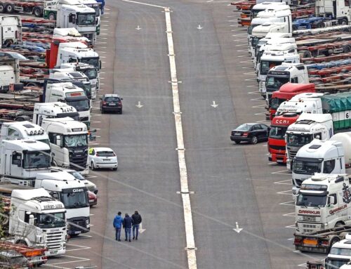España elimina peajes en carreteras principales, excepto en autopistas privadas
